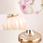 Blomstret bordlampe