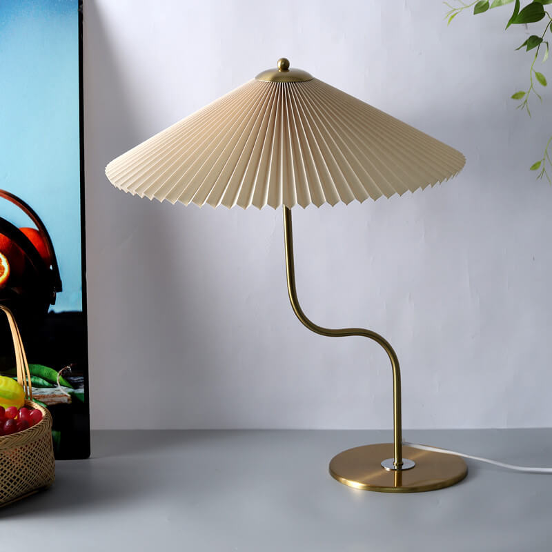 Plisseret bordlampe