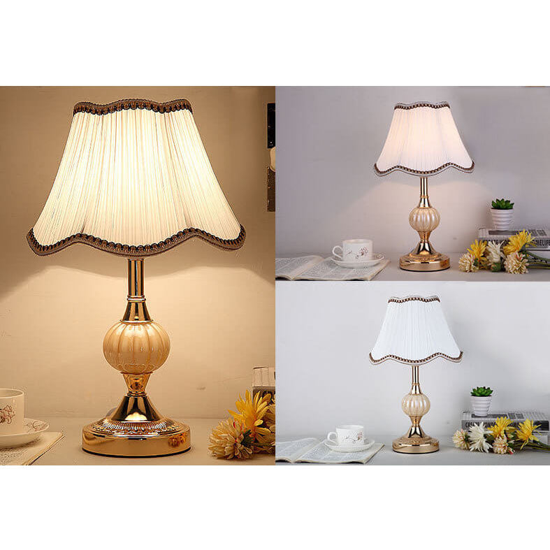 Blomstret bordlampe