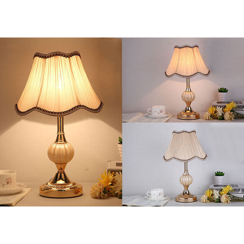 Blomstret bordlampe