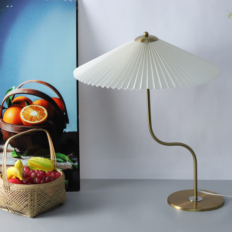 Plisseret bordlampe