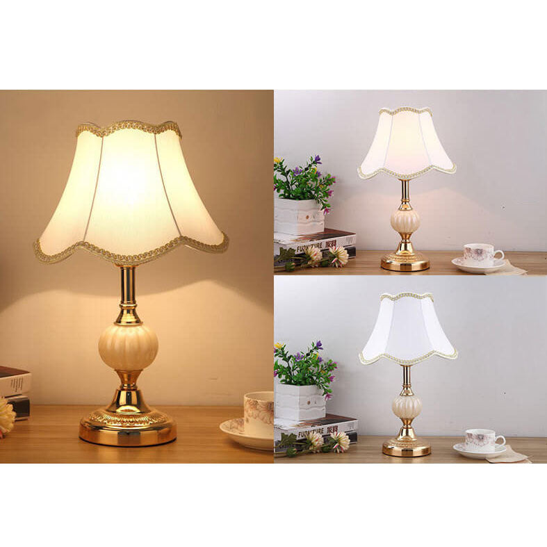 Blomstret bordlampe