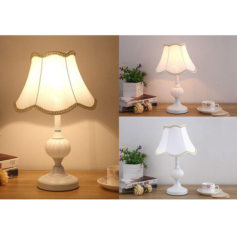 Blomstret bordlampe