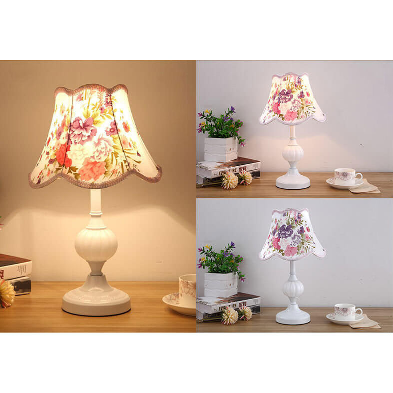 Blomstret bordlampe