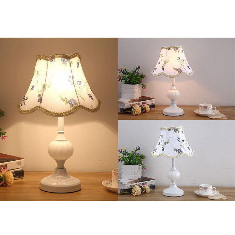 Blomstret bordlampe