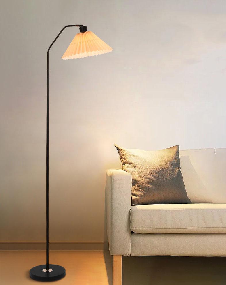 Plisseret gulvlampe