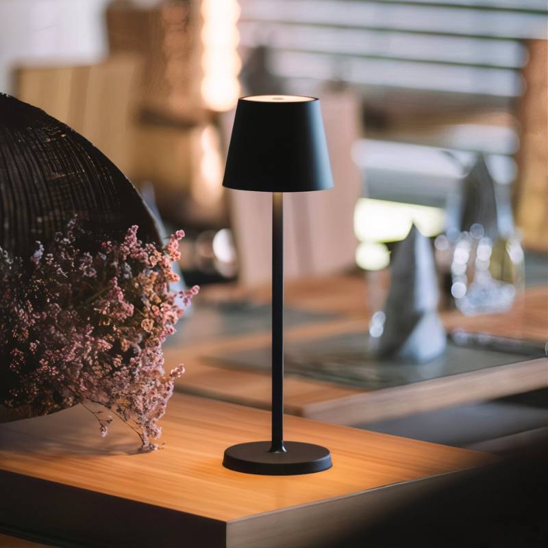 NORDLUMA – Genopladelig LED Bordlampe