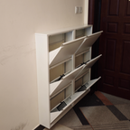 Skoskab med klaplåger