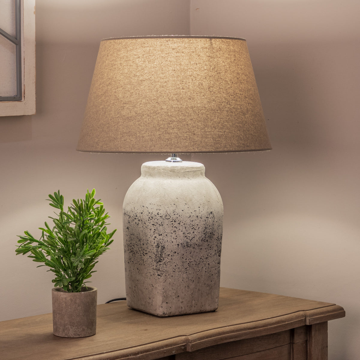 Rustic stenbordlampe