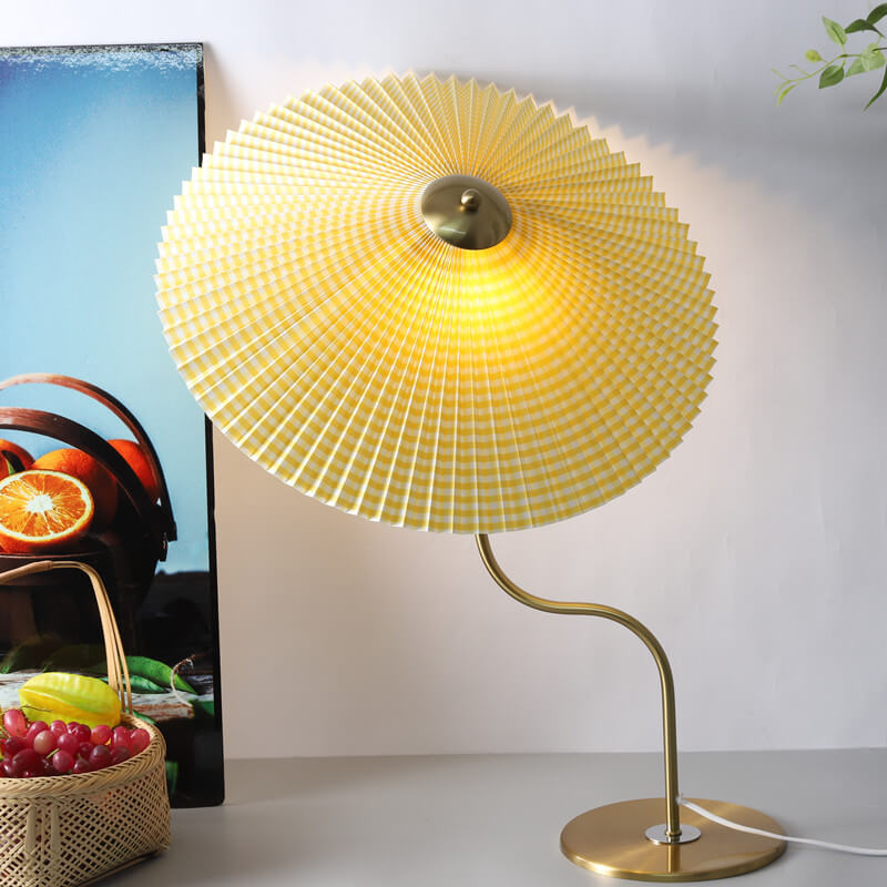 Plisseret bordlampe
