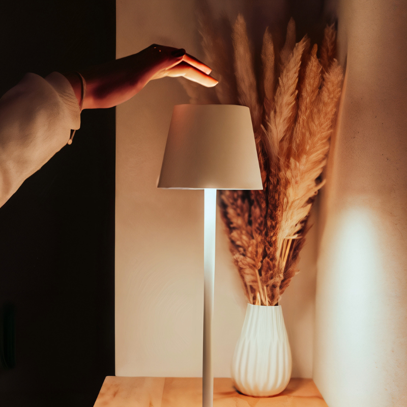 NORDLUMA – Genopladelig LED Bordlampe