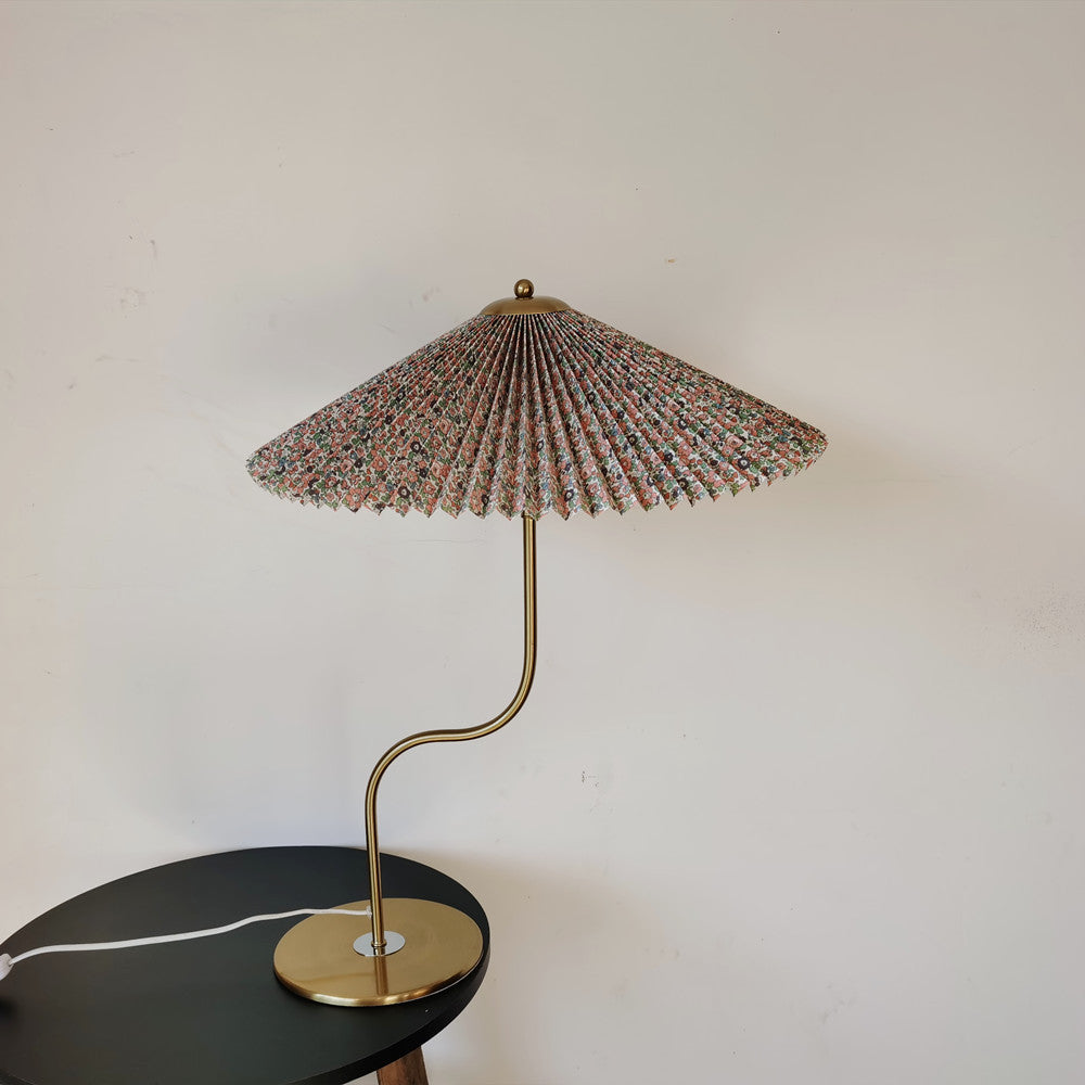 Plisseret bordlampe