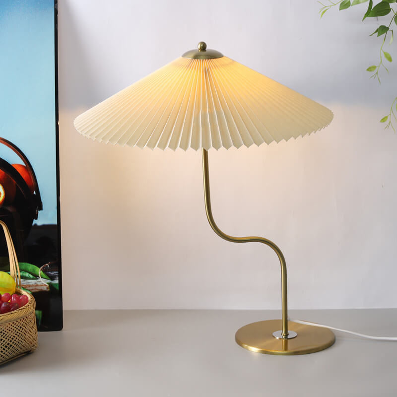 Plisseret bordlampe