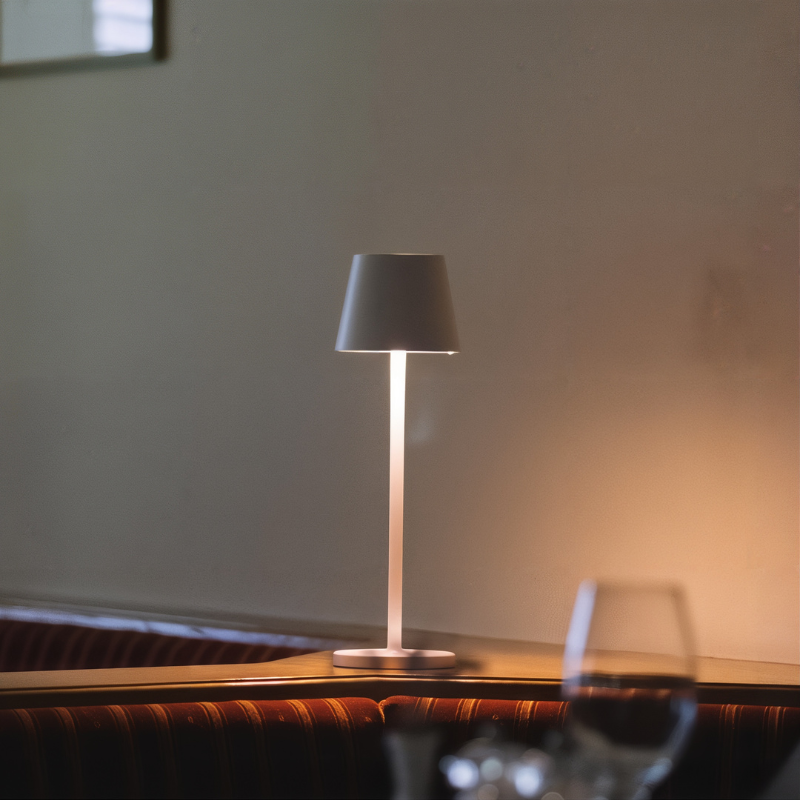 NORDLUMA – Genopladelig LED Bordlampe