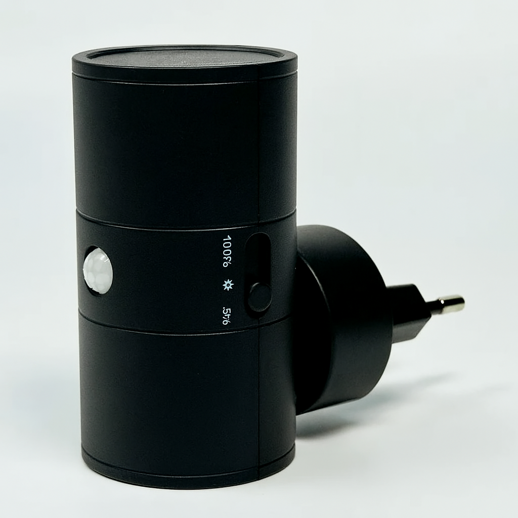 PLUGGLOW – Dæmpbar LED Stikkontaktlampe