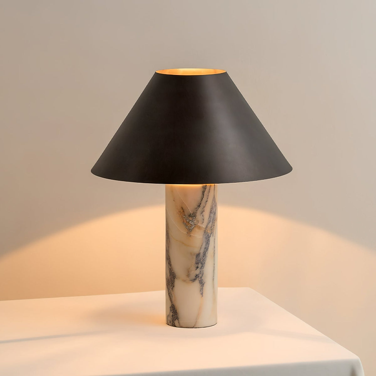 Cline marmor bordlampe