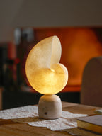 Conch alabast bordlampe