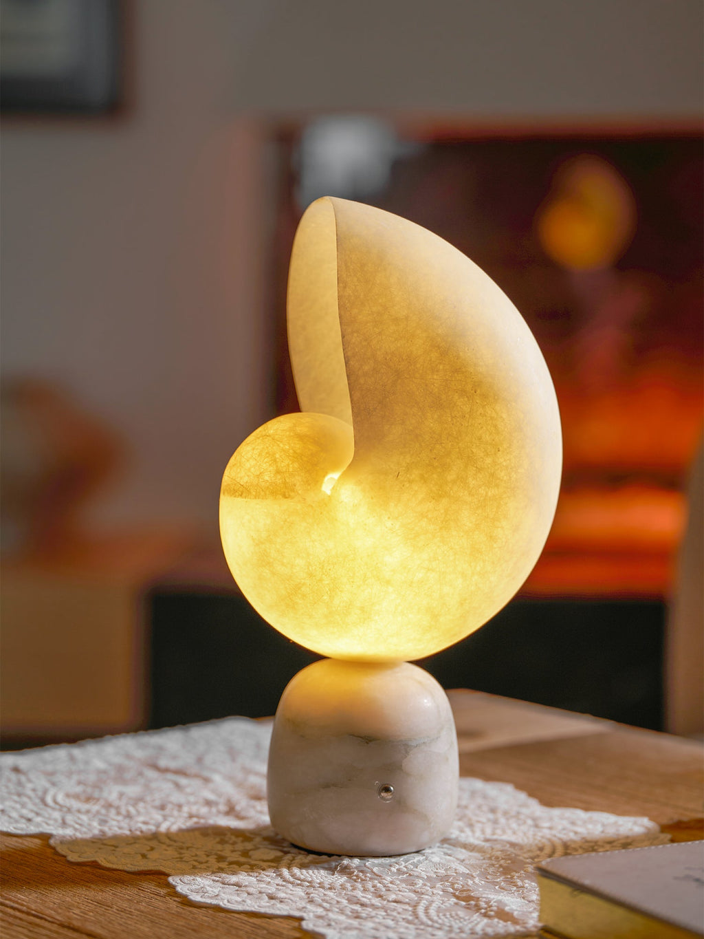 Conch alabast bordlampe