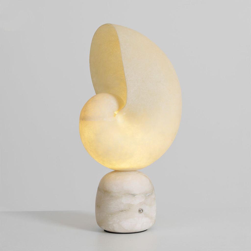 Conch alabast bordlampe