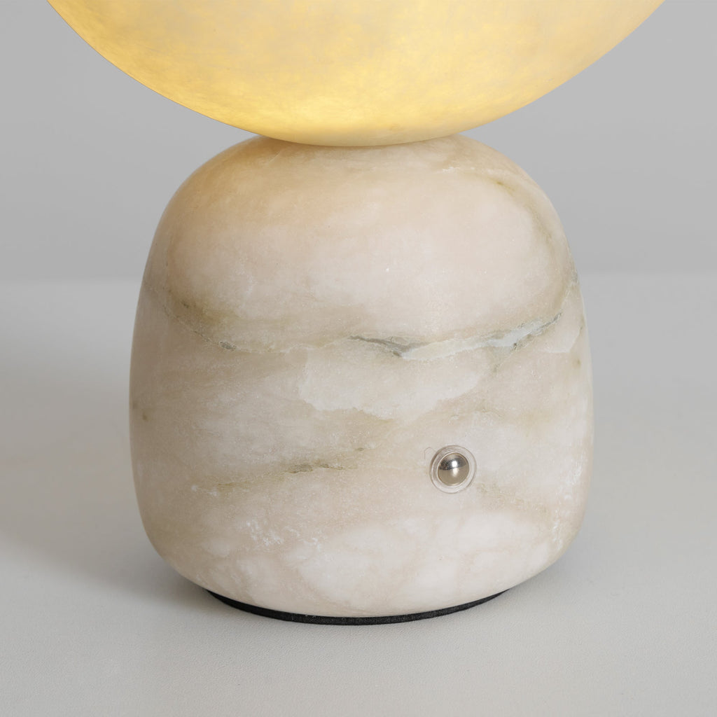 Conch alabast bordlampe