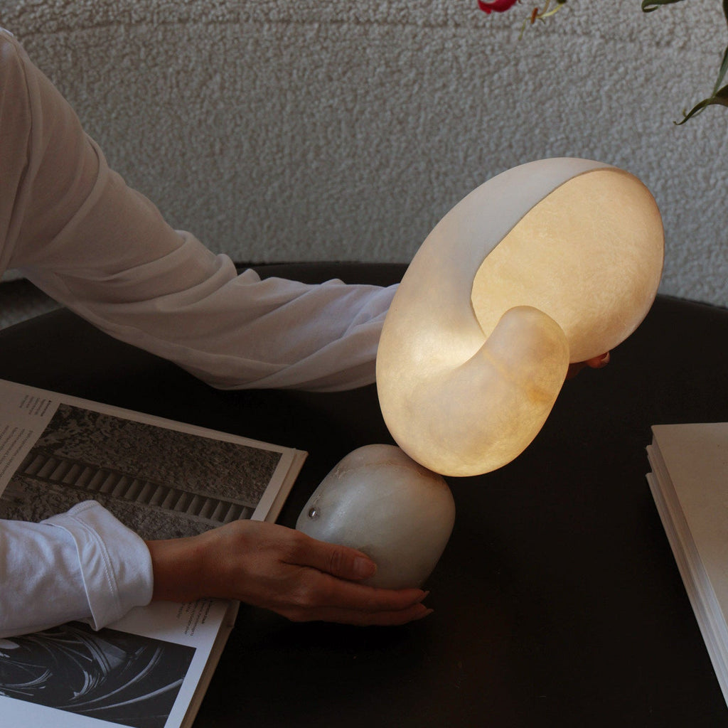 Conch alabast bordlampe