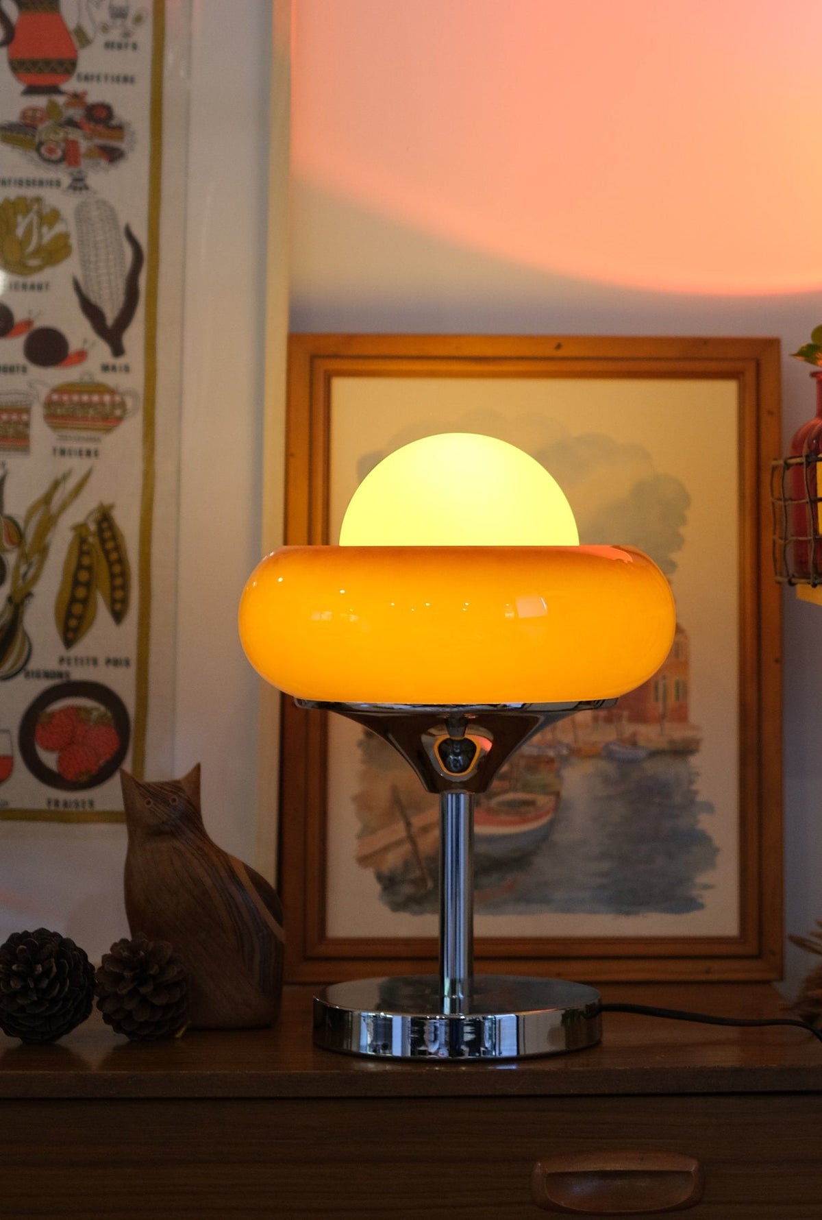 Every Egg Tart bordlampe
