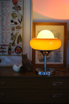 Every Egg Tart bordlampe