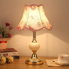 Blomstret bordlampe