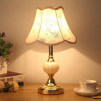 Blomstret bordlampe