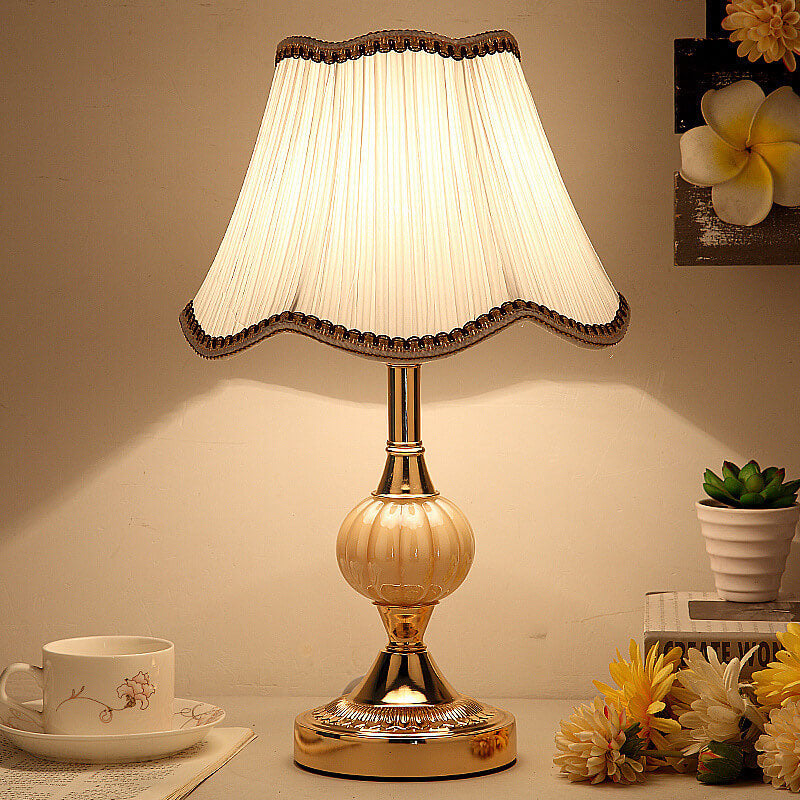 Blomstret bordlampe