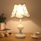 Blomstret bordlampe
