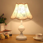 Blomstret bordlampe
