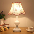 Blomstret bordlampe