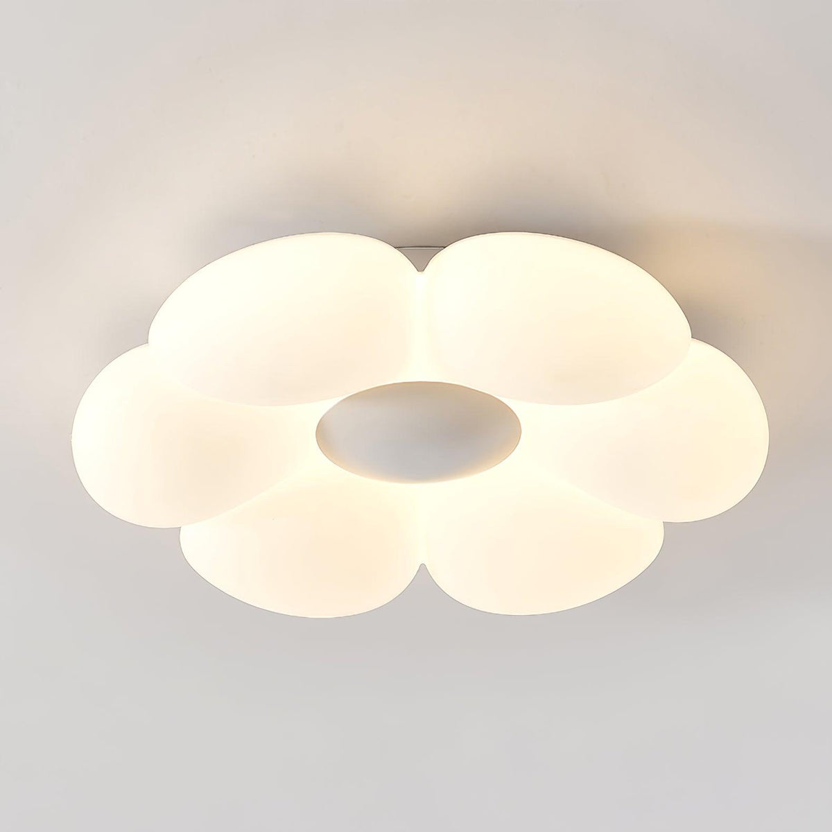 Loftlampe med seks blomsterblade
