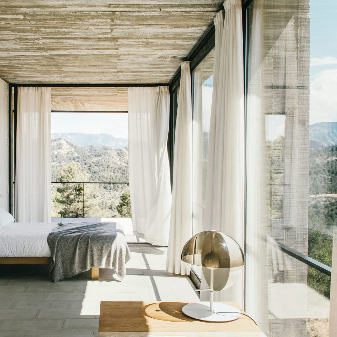 Theia bordlampe