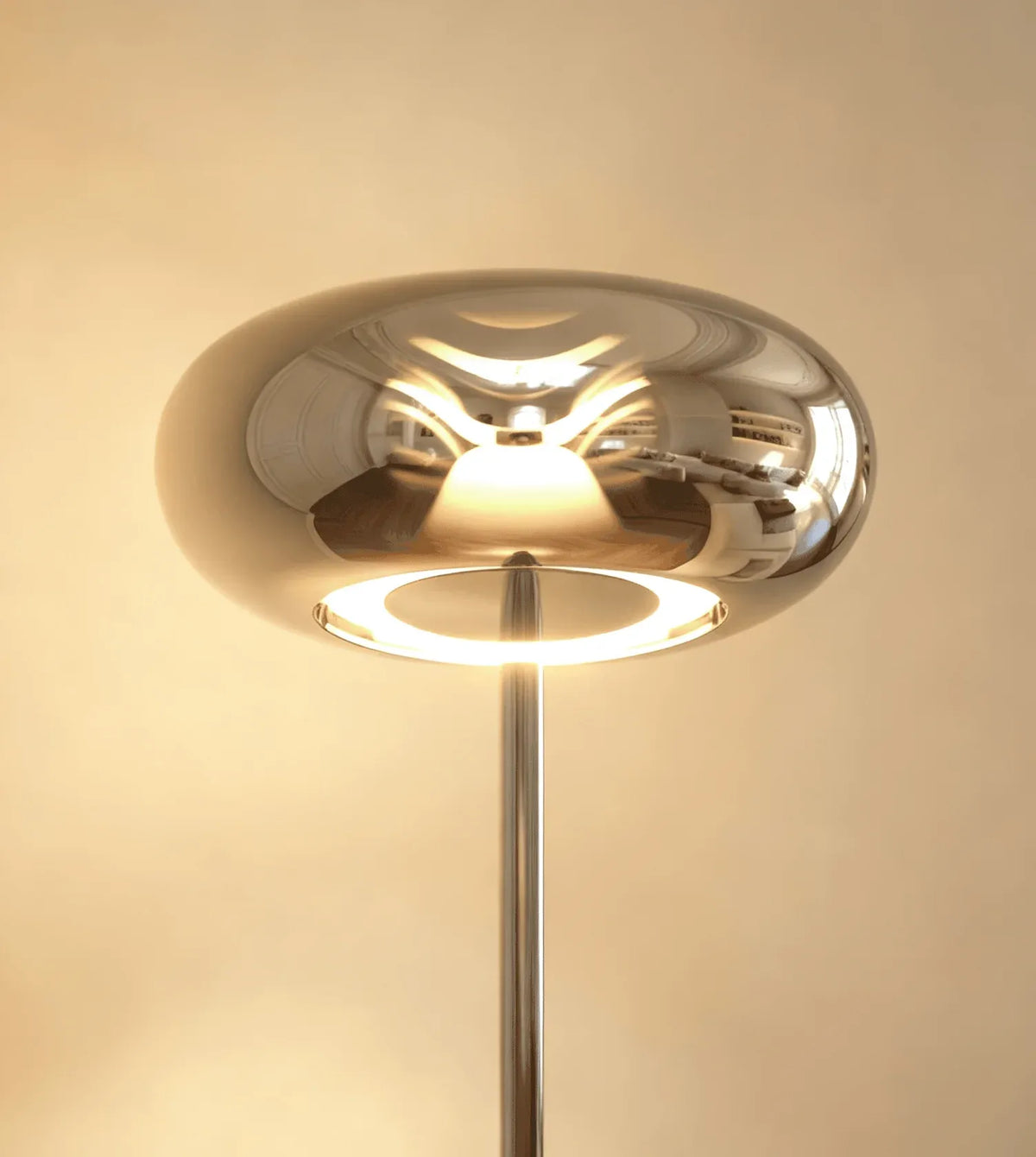 LUMIRA – LED Gulvlampe Chrom