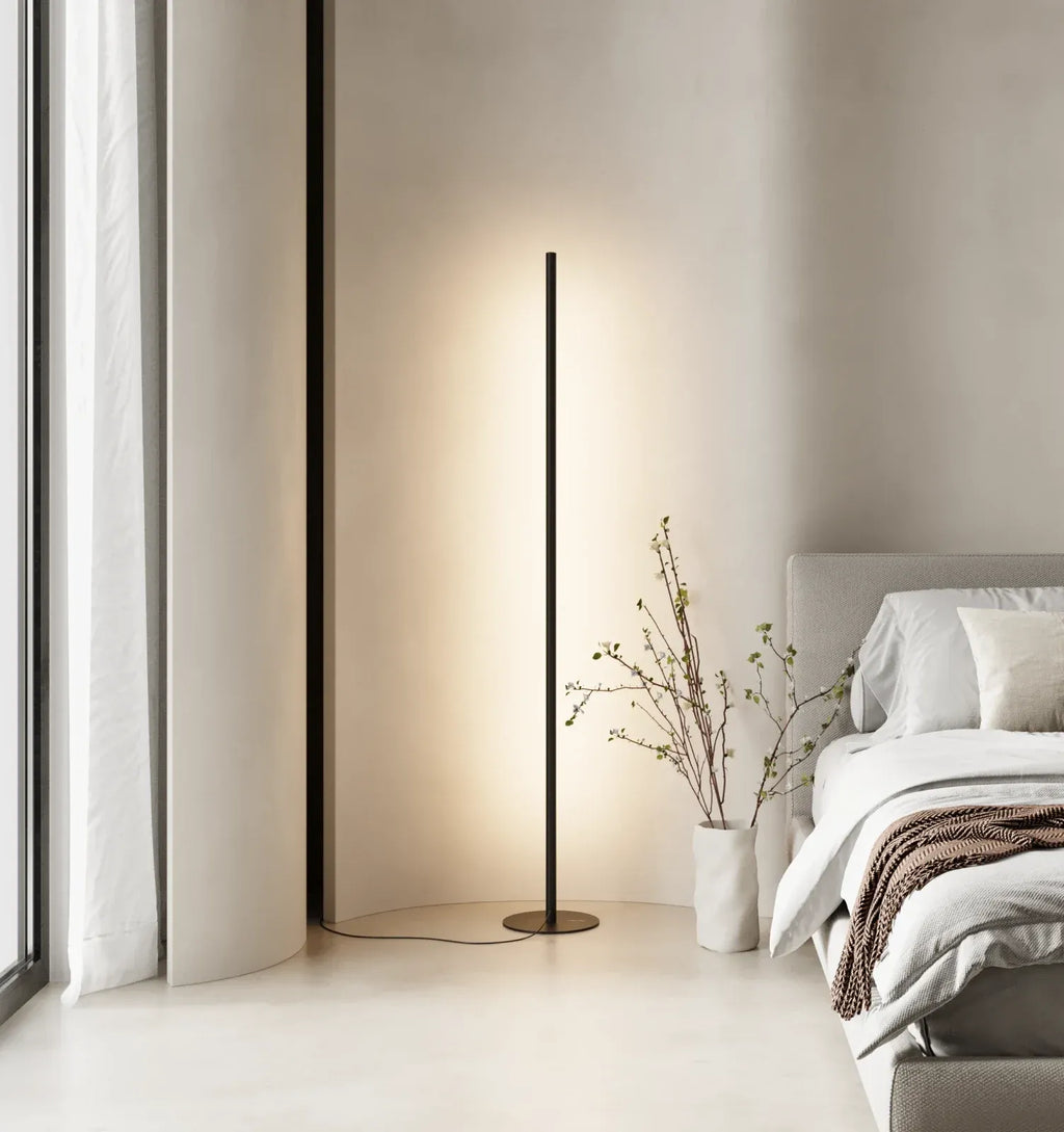 SELENE – LED Gulvlampe Dæmpbar