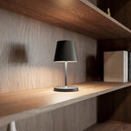 AVA – Genopladelig LED Bordlampe