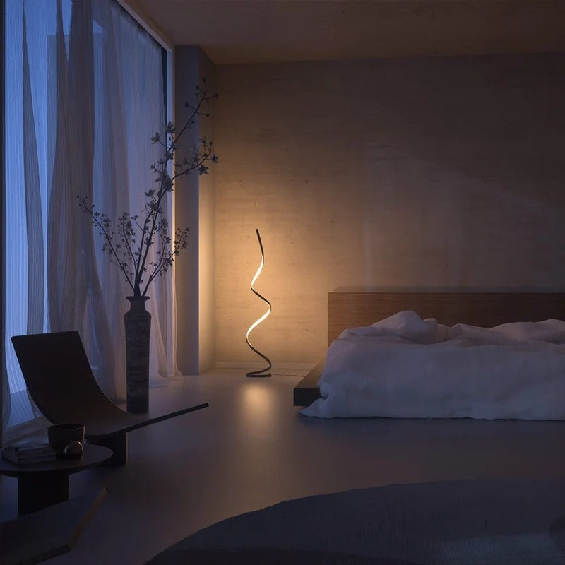 WYND – LED Gulvlampe Gedrejet