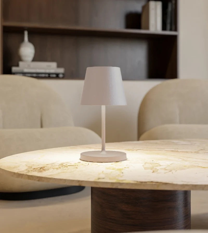 AVA – Genopladelig LED Bordlampe