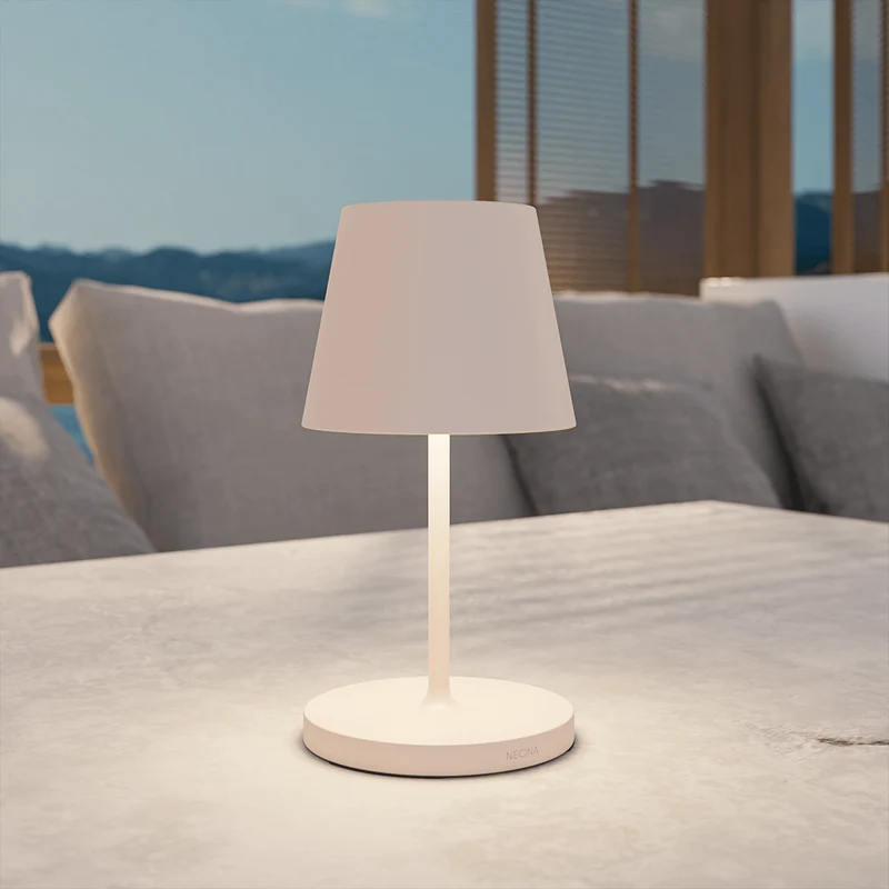 AVA – Genopladelig LED Bordlampe